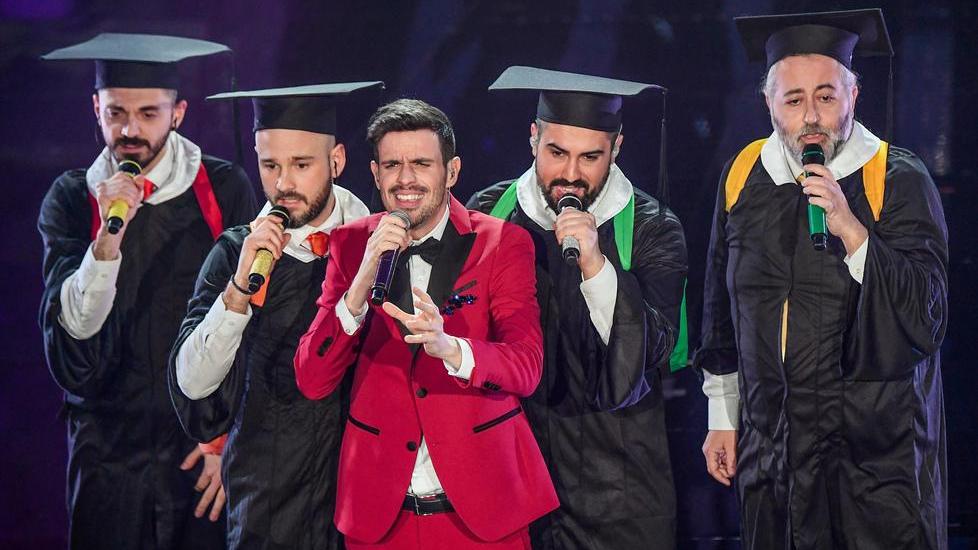 Congiuntivo show Lorenzo Baglioni accende l’Ariston
