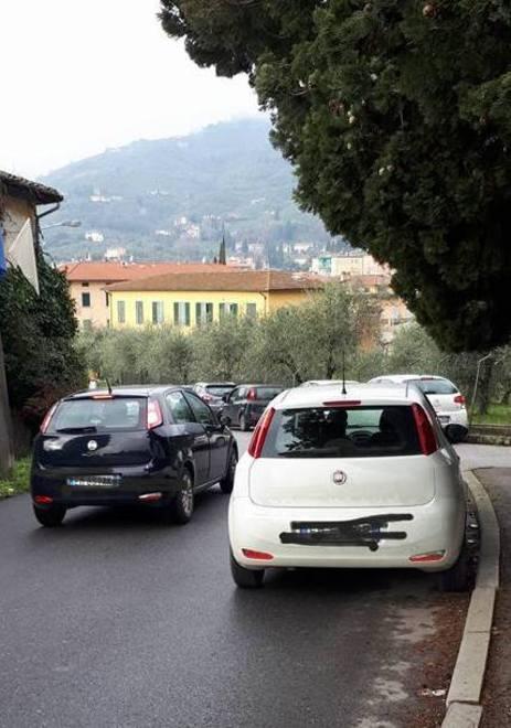 Caos parcheggi all’Agrario «Il Comune deve aiutarci» 