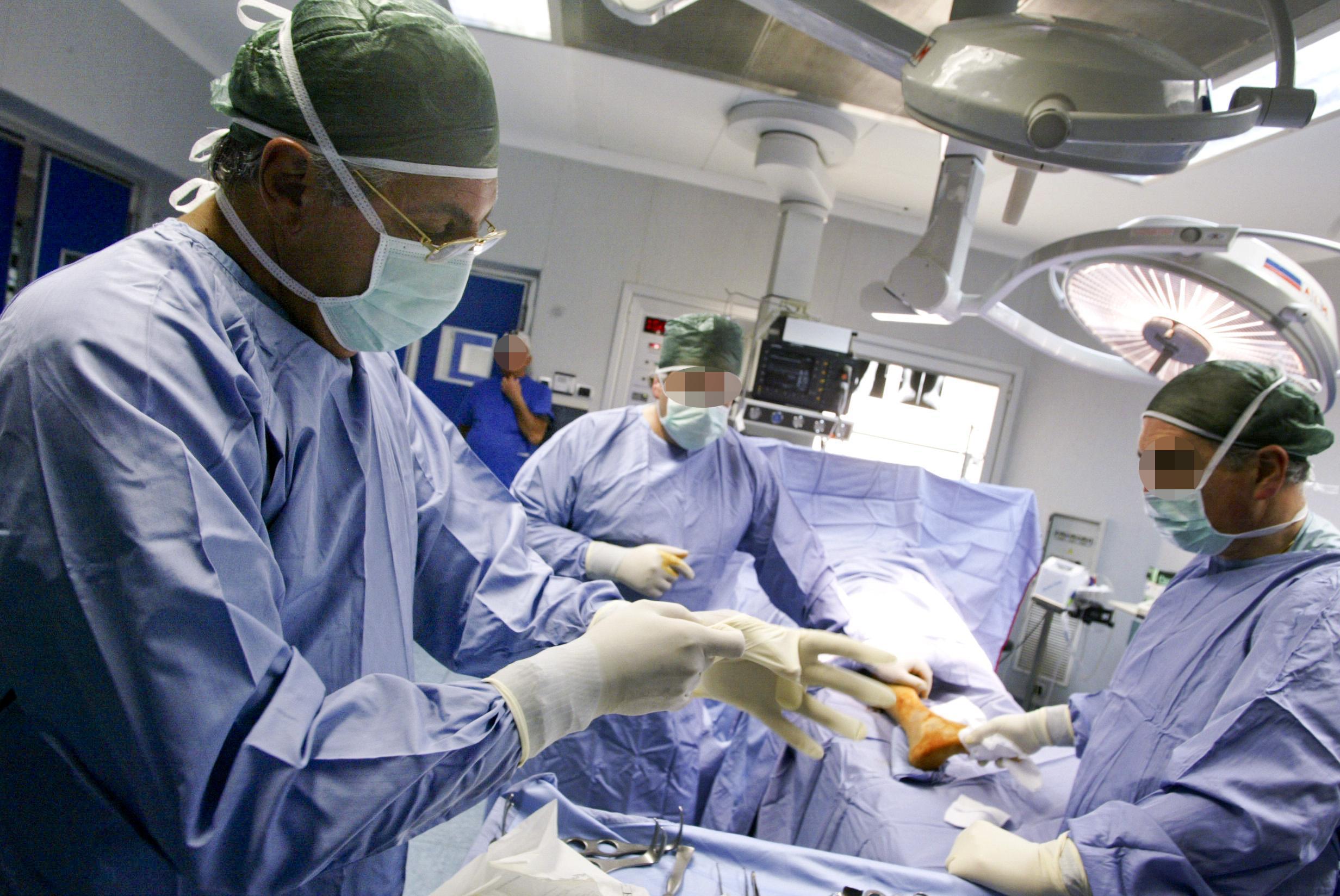 Ospedale, attese record: in 2mila aspettano di essere operati. Diciassette mesi per una protesi
