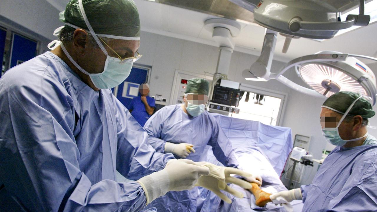 Ospedale, attese record: in 2mila aspettano di essere operati. Diciassette mesi per una protesi