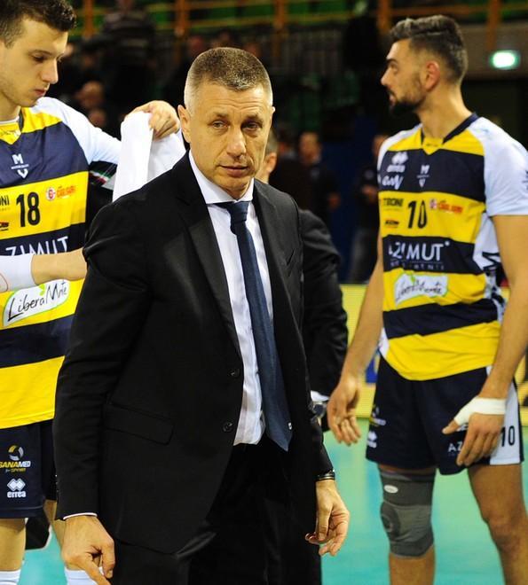 La caduta con Milano Stoytchev: «Bisogna lottare molto di più»
