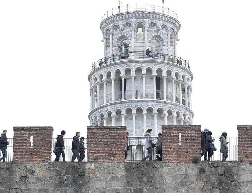 Mura, un biglietto che fa discutere 