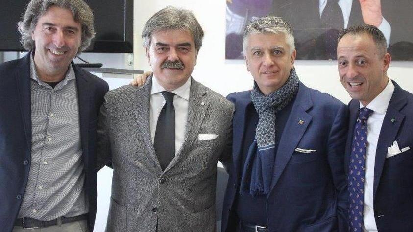 Forza Italia, il partito nelle mani di Dondolini