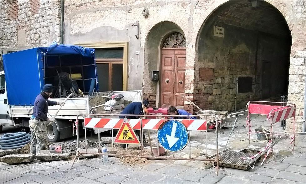 Avanzano i lavori per la fibra ottica
