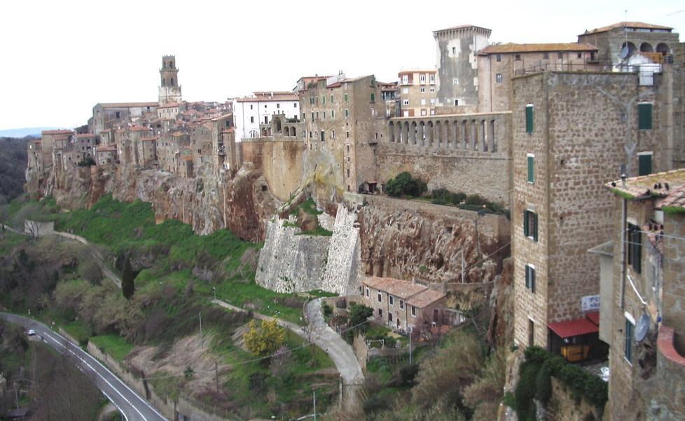 Pitigliano in allarme: «Non ci sono bebè» 