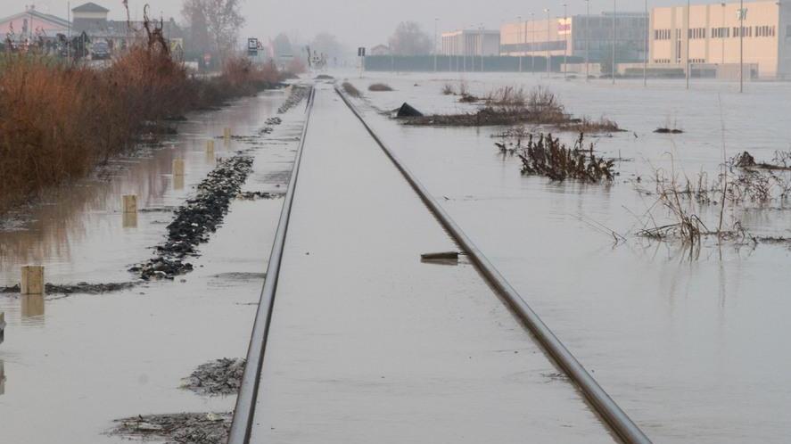 Tper ha incontrato i pendolari ferrovia fuori uso fino a giugno