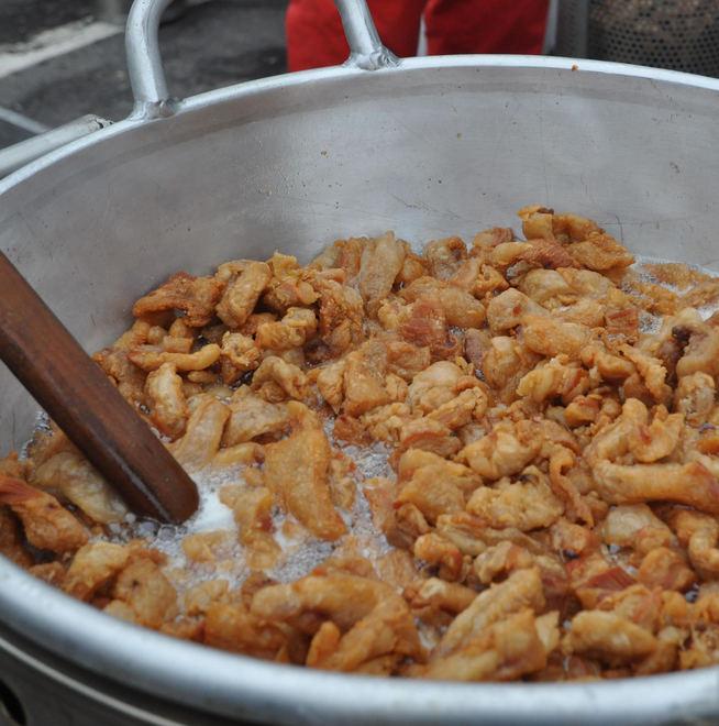 Al palio dei norcini piovono... ciccioli 