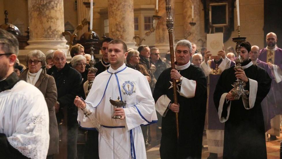 L’addio al decano dei preti