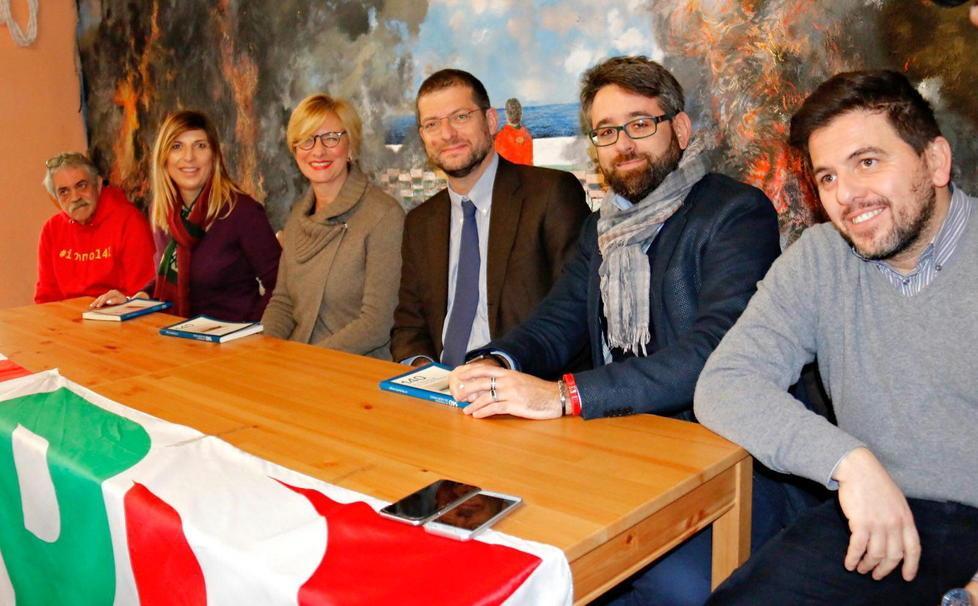 «Non ci fermiamo» La ministra arriva nella casa dei #141 