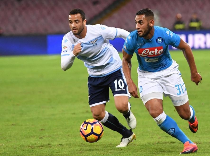 Mertens stringe i denti, Napoli con i cerotti 