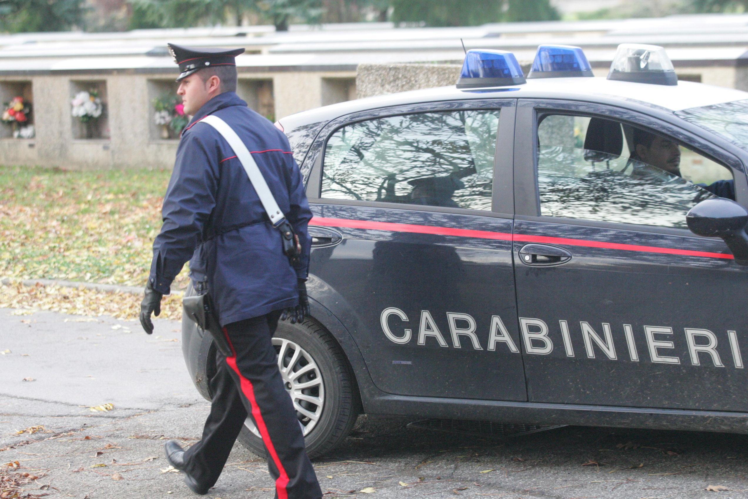 Reggio Emilia, picchiato e rapinato dal branco: 15enne finisce in ospedale