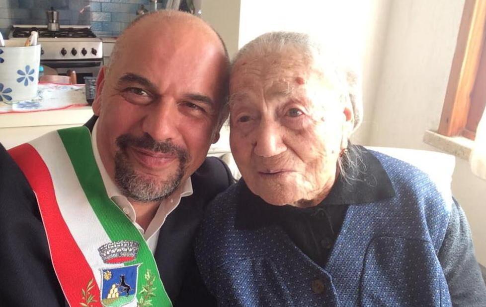 Pina Projetto con il sindaco Paolo Masetti in un selfie di qualche anno fa