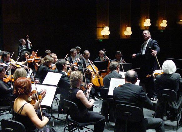 Un concerto al Teatro lirico, immagine di repertorio 