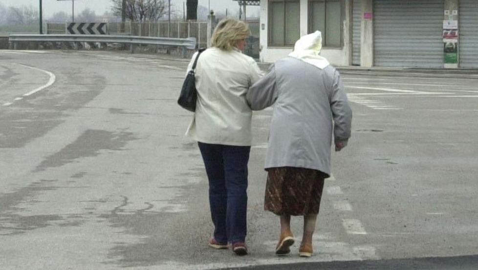 Assistenza anziani 1.500 euro al mese per una badante 