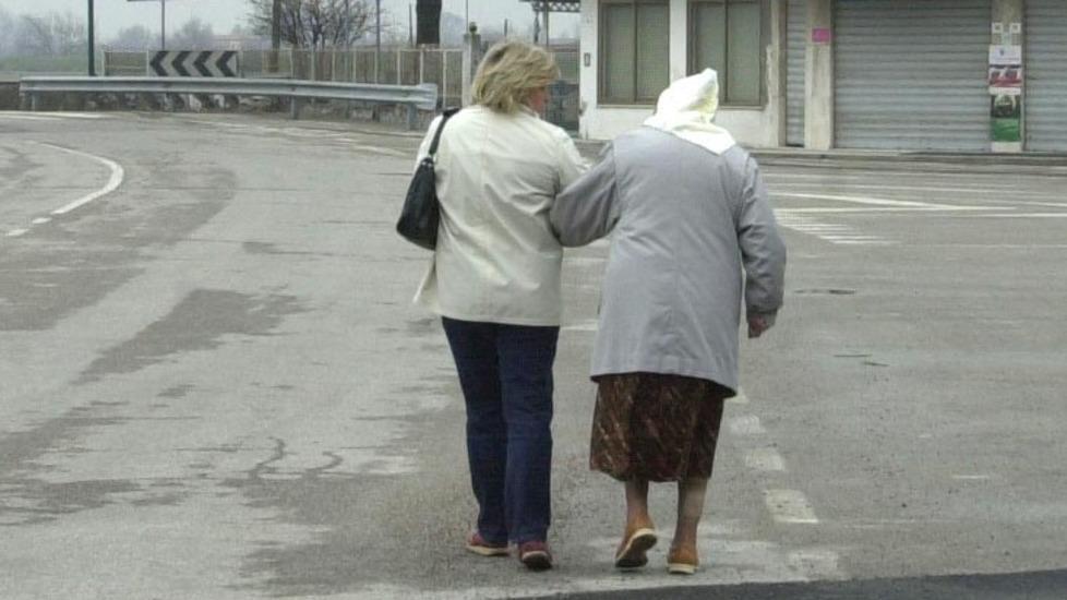 Assistenza anziani 1.500 euro al mese per una badante