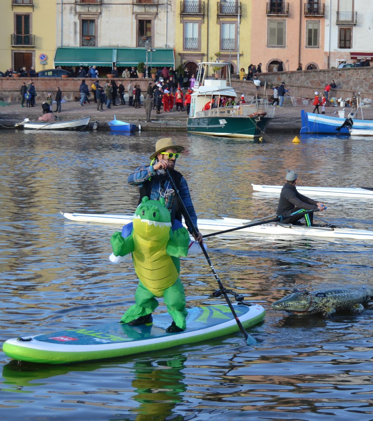 Le sfilate “blindate” ma carri e maschere non si fermano 