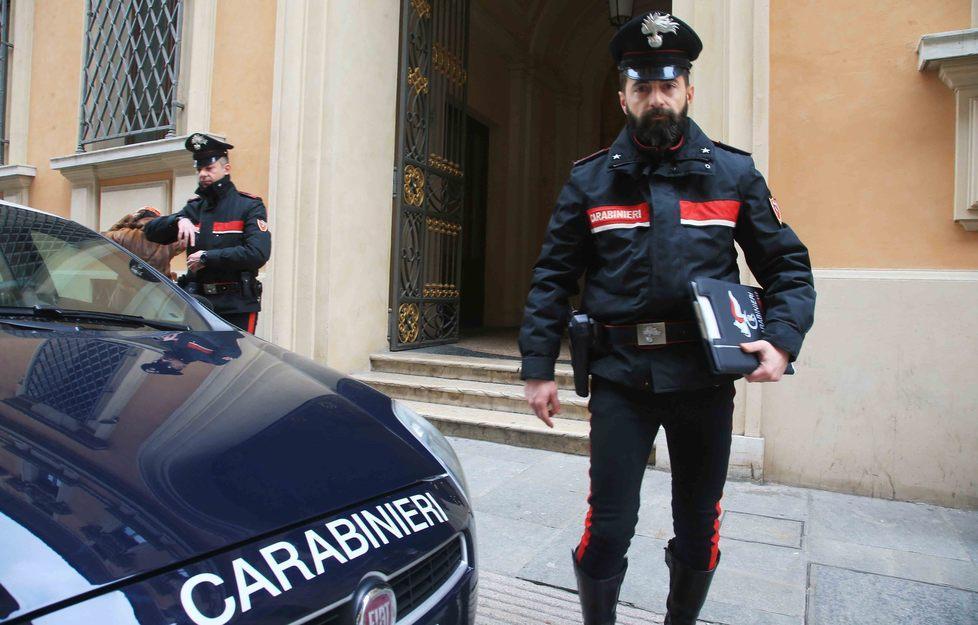 I carabinieri liberano una coppia 