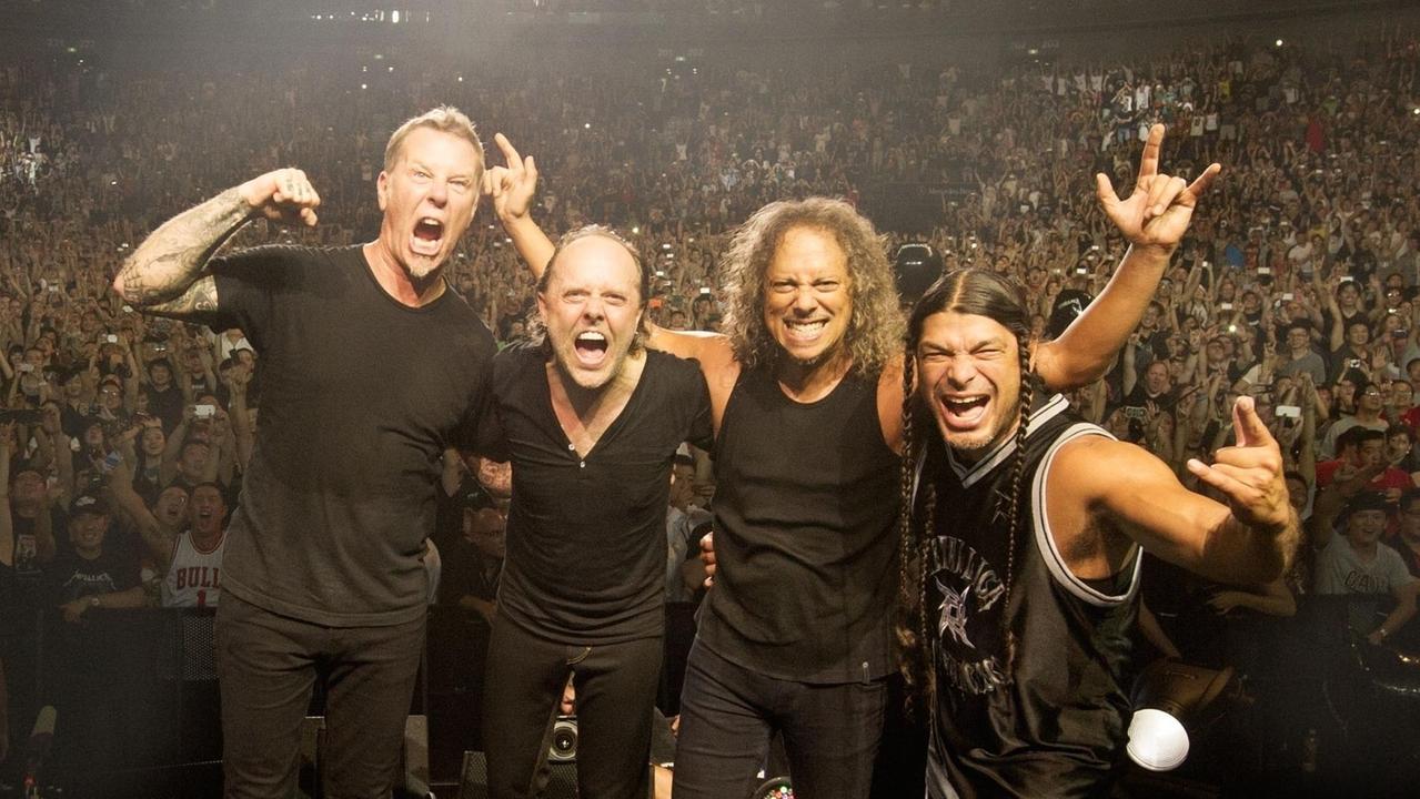 I Metallica omaggiano Vasco Rossi con "C'è chi dice no"