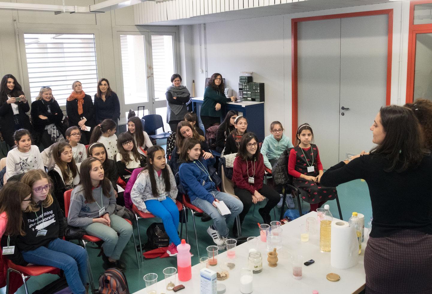 Le allieve della scuola Regina Margherita di Quartu (foto Mario Rosas)