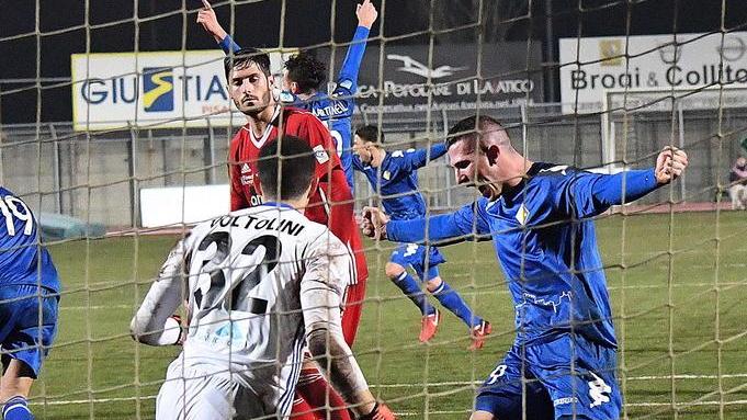 Derby da spettacolo, 4 gol fra Prato e Pisa