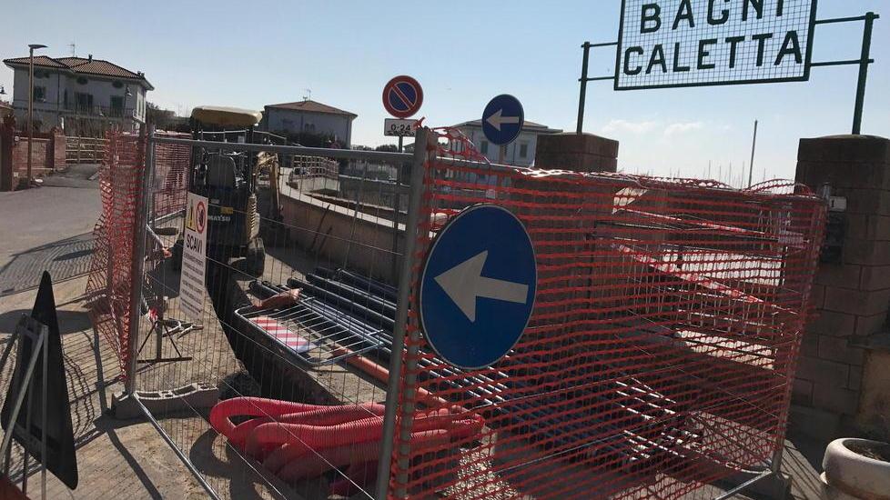 Lavori sul lungomare di Crepatura, cambia la viabilità