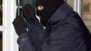 Furti, manifestazione davanti al Comune