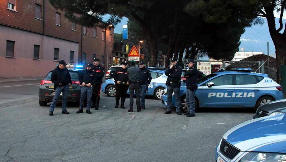 Schiaffi tra i giocatori, i tifosi assediano lo stadio 