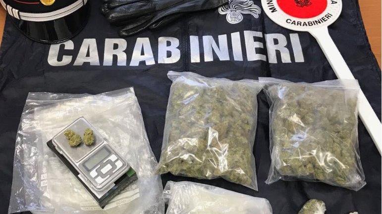 Droga e soldi sequestrati al ventenne di Vaiano