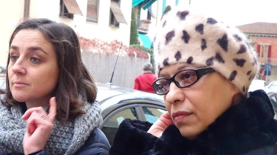 La donna arrestata (sulla destra) insieme alla sua avvocata (foto Gori)