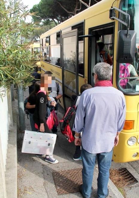 “Guardie” sugli scuolabus: «Non solo contro i bulli» 