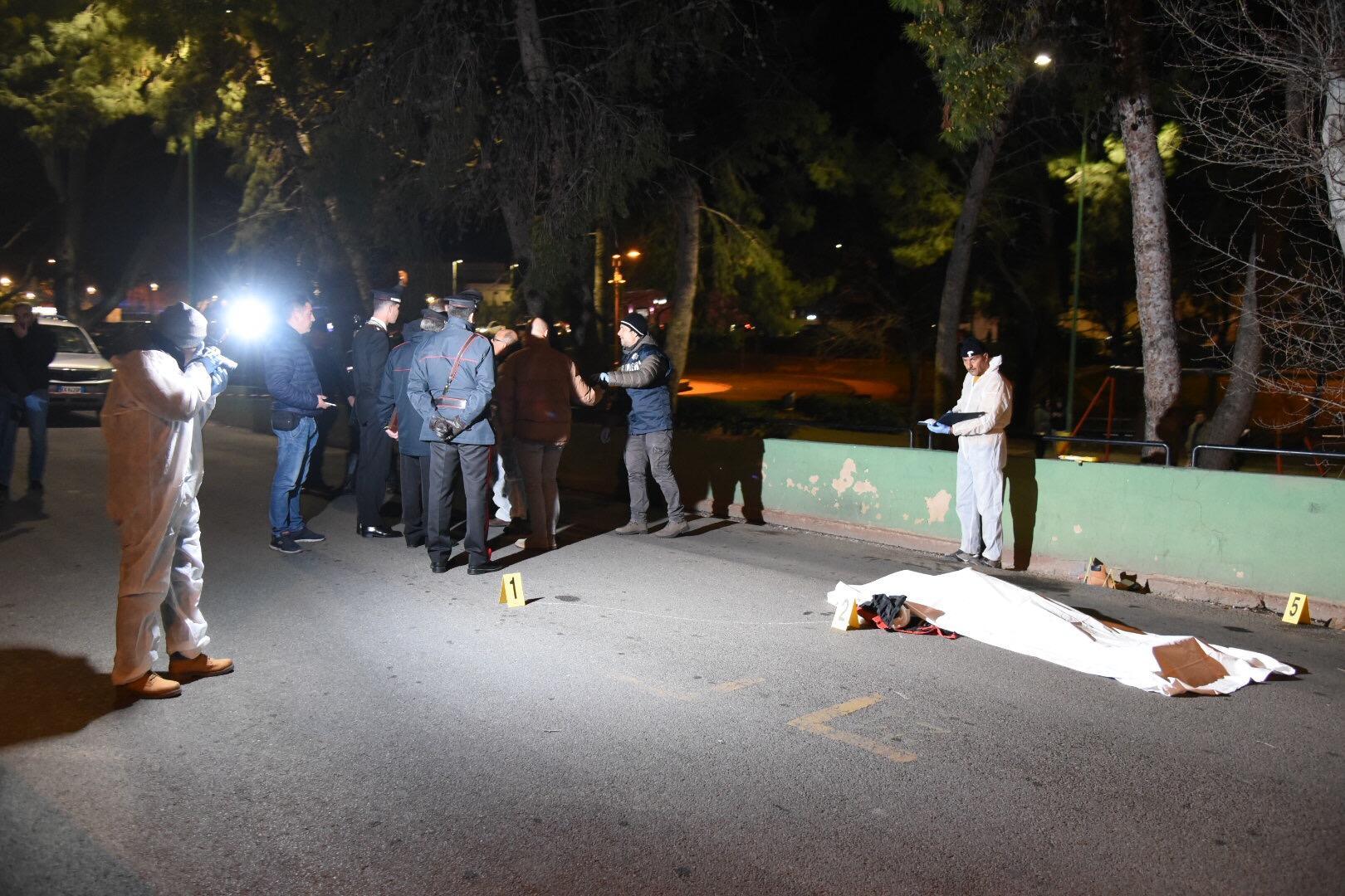 Ucciso a calci e pugni per strada a Capoterra, due fermati