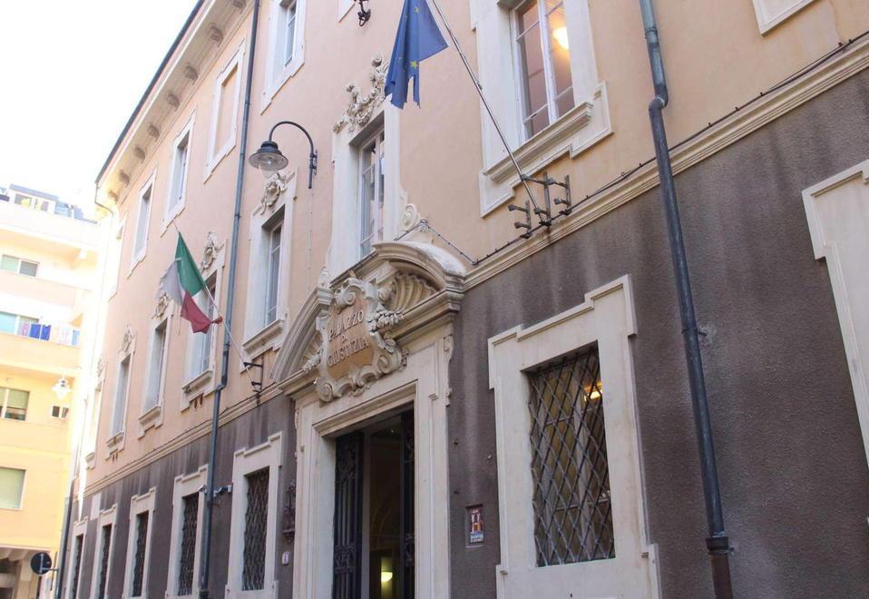 Mise sul lastrico tredici famiglie, a processo i parenti del commercialista morto
