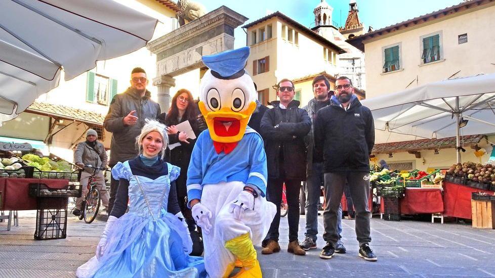 Gli organizzatori sulla Sala con alcuni degli animatori (foto Gori)