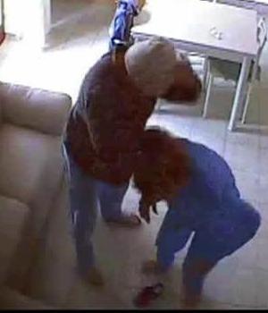 «Mio padre lasciato a digiuno per 48 ore» 