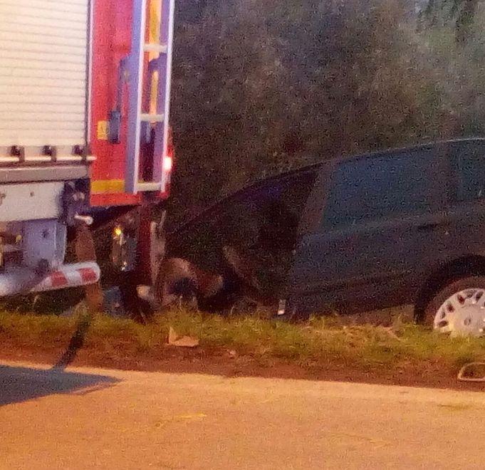 Due feriti nello scontro tra auto 