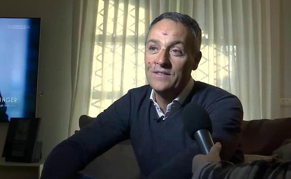 «Vieni subito su, mi hanno massacrato» 