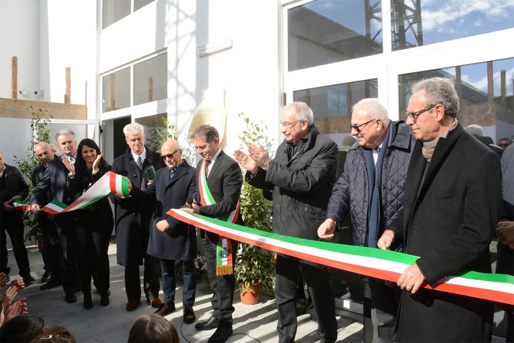 L'inaugurazione della scuola