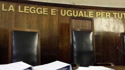 Si intascava i soldi dei pazienti: condannata