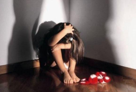 Violenze sulla figlia e sulla nipote 
