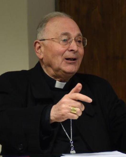 Pochi parroci, curia inflessibile 