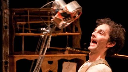 “Plato”, a Soliera lo spettacolo di circo-teatro con Andrea Menozzi