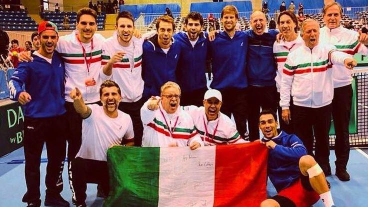 Luca Farinelli è il terzo in piedi da sinistra