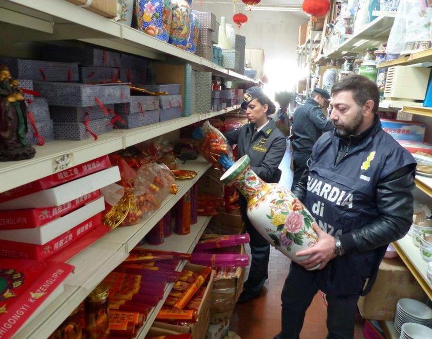 Maxi-retata della Finanza contro la contraffazione 