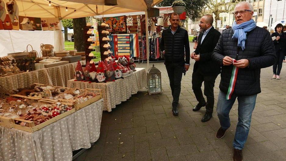 Mercato internazionale nell’uovo di Pasqua