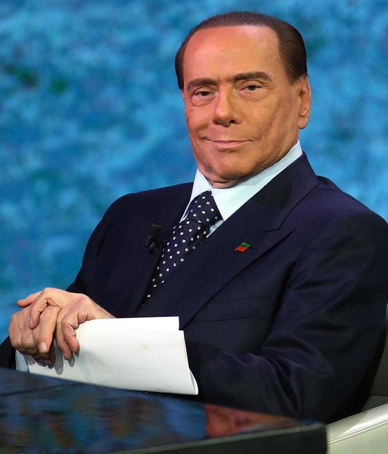 Debutta il primo club “Forza Silvio Forza Vecchiano”