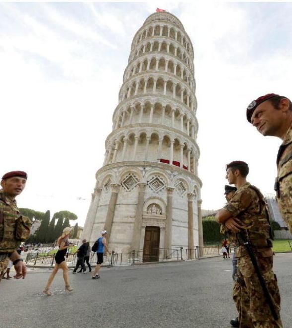 Terrorismo, sostenitori Isis arrestati per pericolo di fuga 
