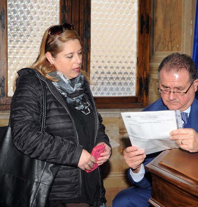 «Picchiata per rubarmi 10 euro» 