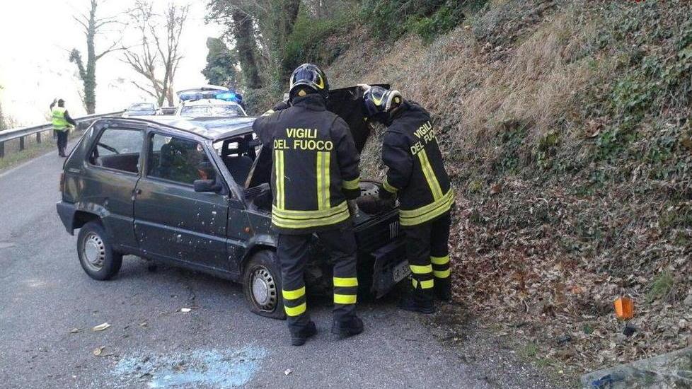 Al volante incinta, soccorsa dal 118