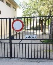 Una raccolta fondi per creare una scuola “prefabbricata” 