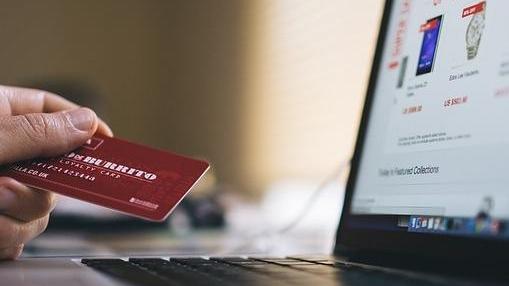 Acquisti online, isola terza e prima nel sud